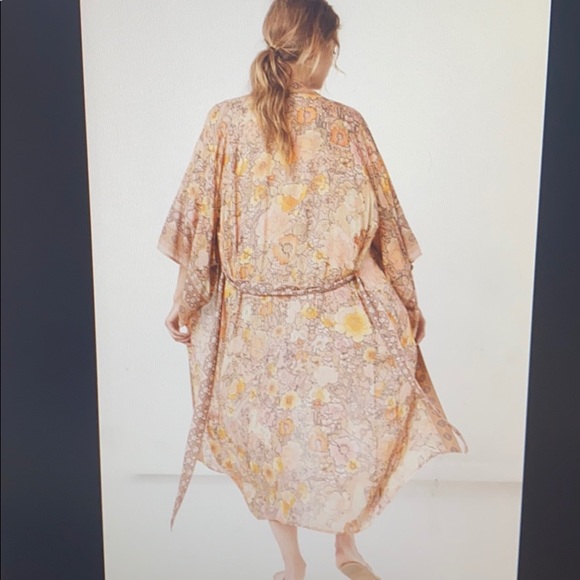 spell & the gypsy robe - Picture 4 of 4